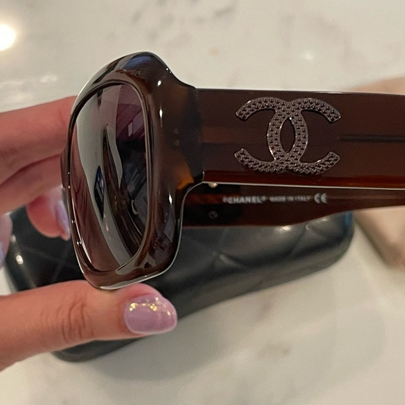 Authentic Chanel 5102 CC Logo Sunglasses in Coco Brown Vintage. - Picture 5 of 8